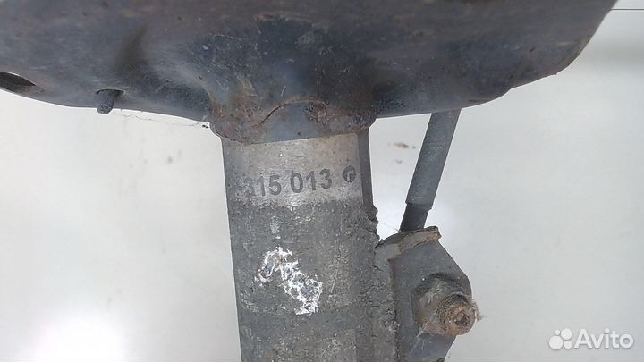 Амортизатор подвески Toyota Auris E15, 2007