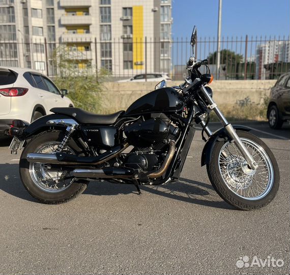 Продаю honda vt750s