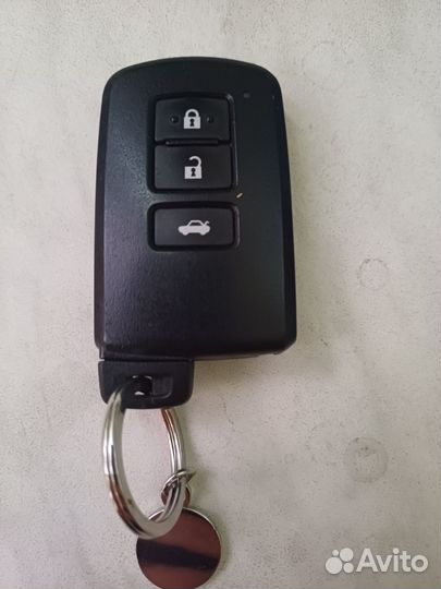 Ключ от toyota camry