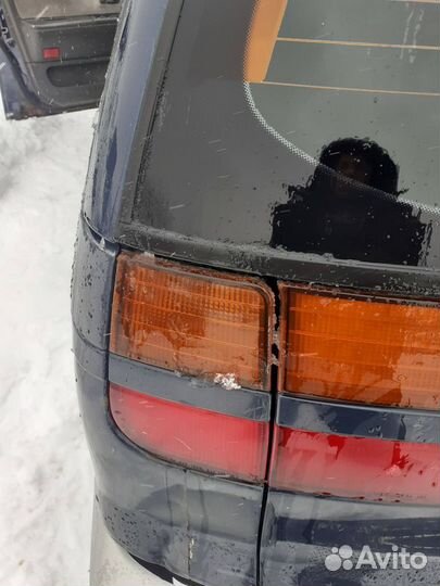 Задние фонари Mitsubishi Space Wagon