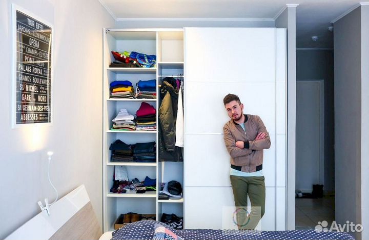 Шкаф с зеркалом