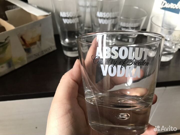 Стаканы, бокалы для пива, шампанского