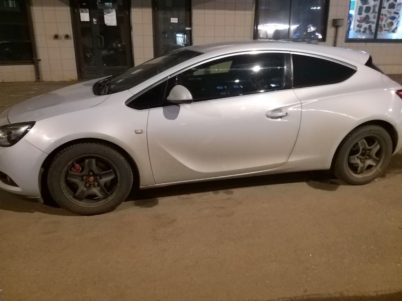 Opel Astra GTC: фото владельца