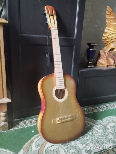 Акустическая гитара
