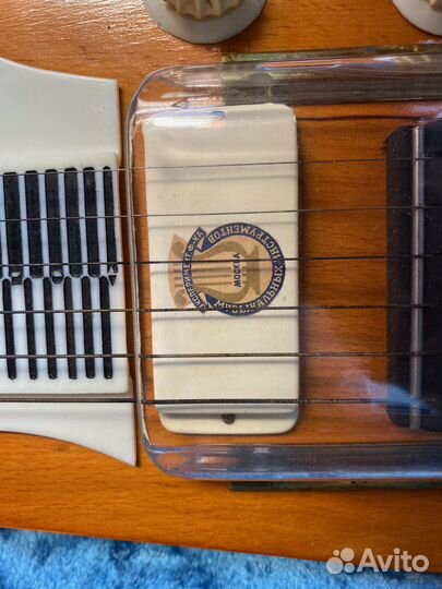 Гавайская электрогитара Lap Steel