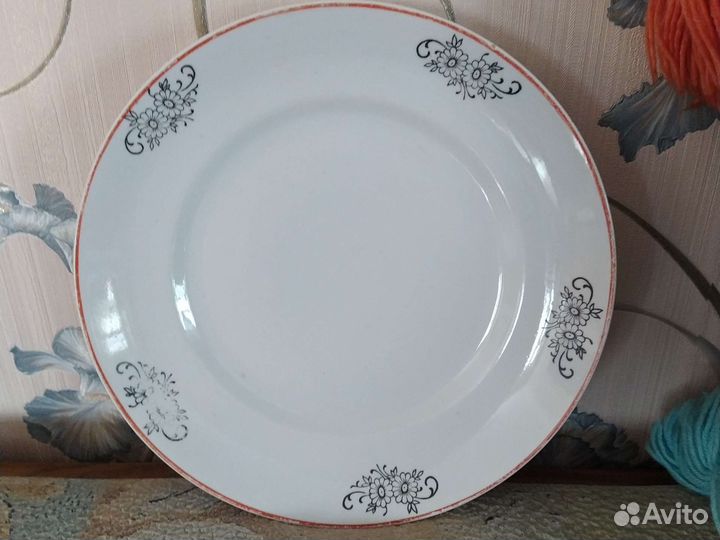 Тарелка Рижский фарфоровый завод. 1954 год