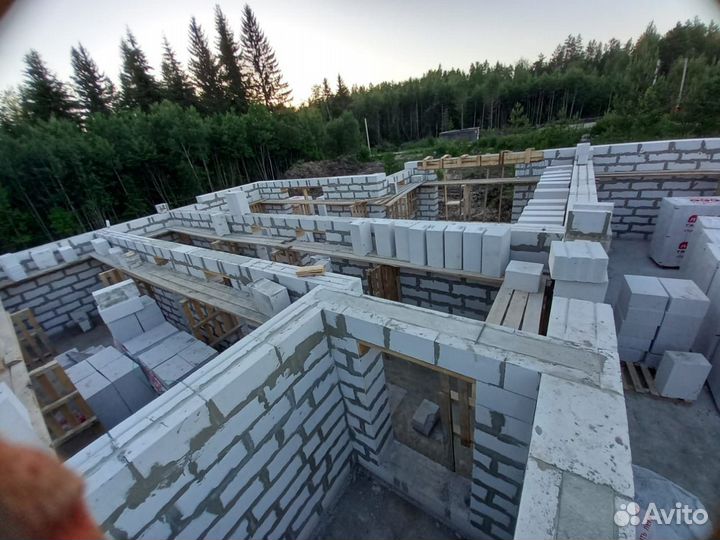 Бригада по строительству домов