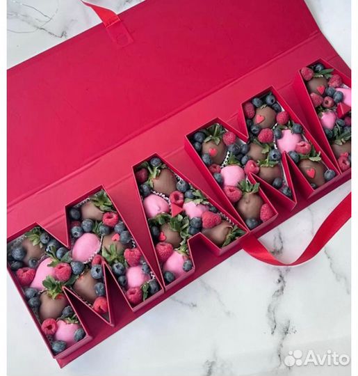 Композиции клубники в шоколаде