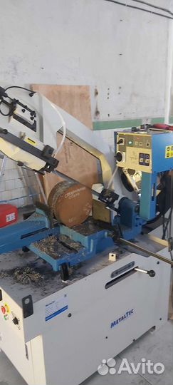 Резка металла на ленточной пиле