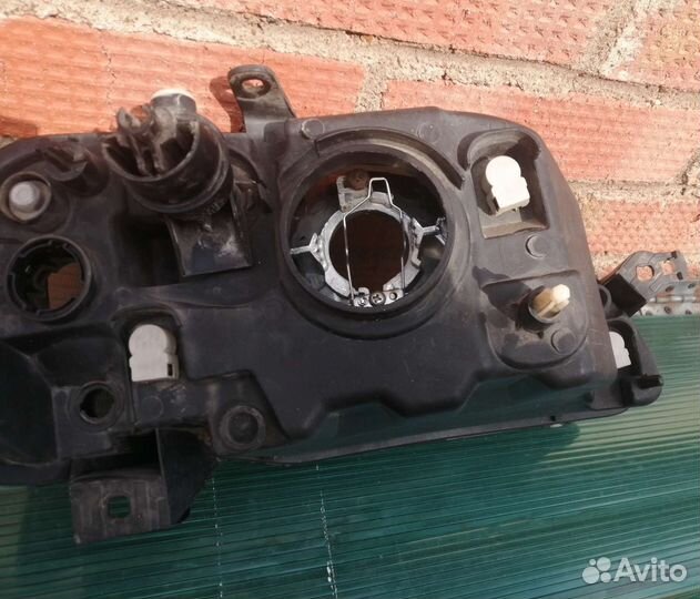 Фары на Renault Logan 1