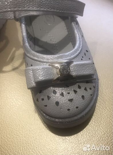 Туфли для девочки новые