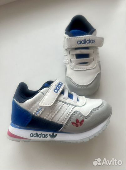 Кроссовки adidas 21-22