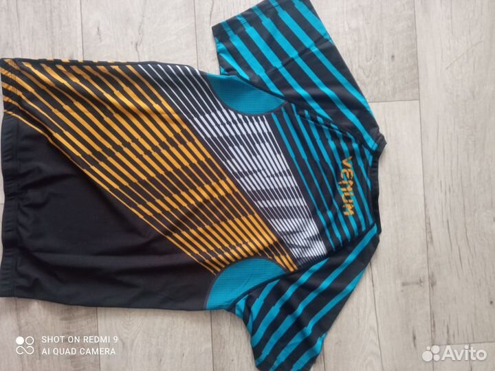 Продам футболку venum