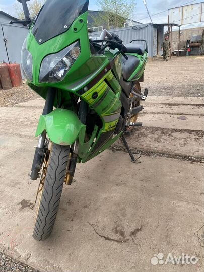 Мотоцикл 200 куб