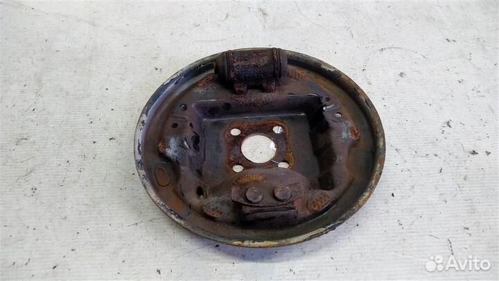 Защита колодок задняя левая Renault Logan 1