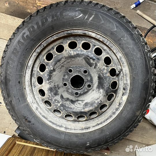 Goodyear Ultragrip Ice Arctic 195/65 R15 95T