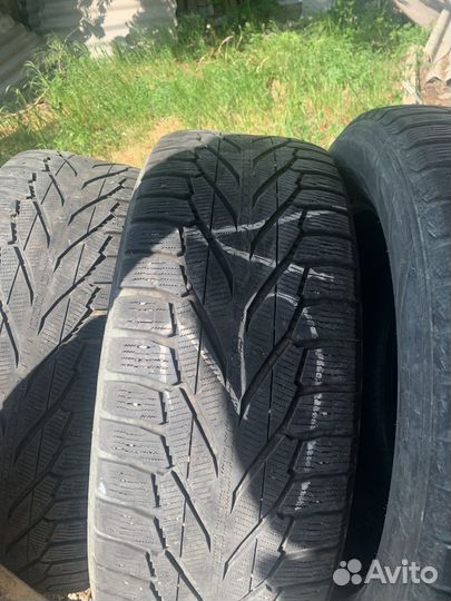 Nokian Tyres Hakkapeliitta R2 SUV 255/55 R20 110R