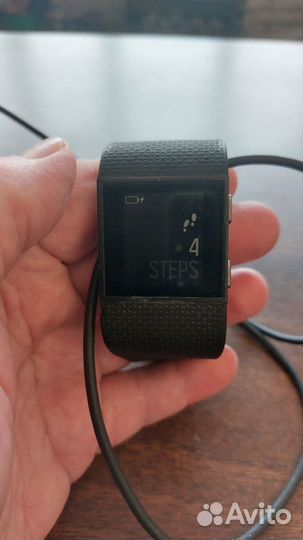 Фитнес часы fitbit surge