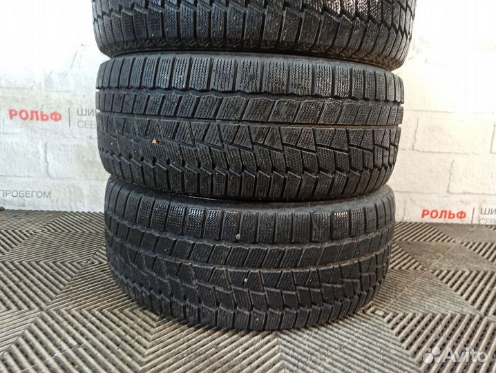 Maxxis ArcticTrekker NP3 215/55 R16 97T