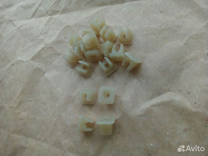 Клипсы номерного знака ваз 2101-2103