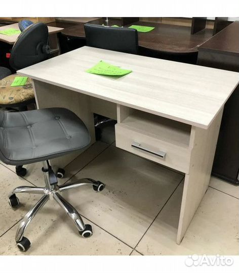 Письменный стол