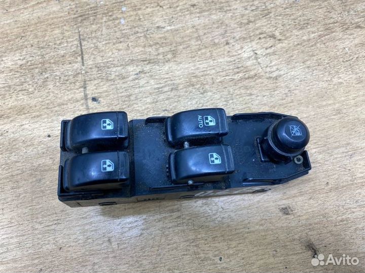 Кнопка стеклоподъемника Chevrolet Lacetti J200