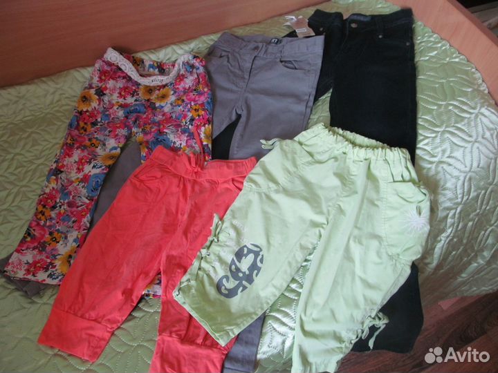 Брюки и капри на девочку в отличном состоянии