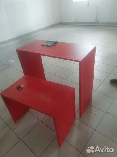 Стойка, стол в павильон, маникюрный стол