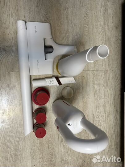 Вертикальный пылесос Deerma VC01