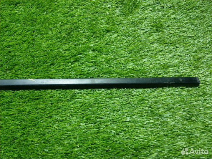 Накладка стекла (молдинг) передняя правая 5 E39