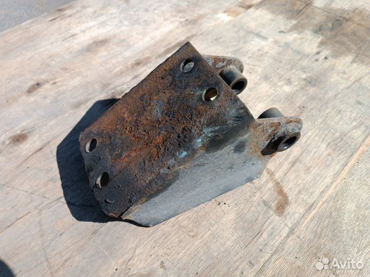 Кронштейн амортизатора верхний задний Man Tgx