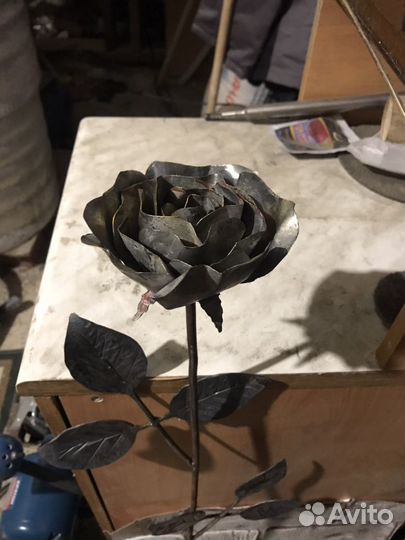 Роза металлическая,ручная работа