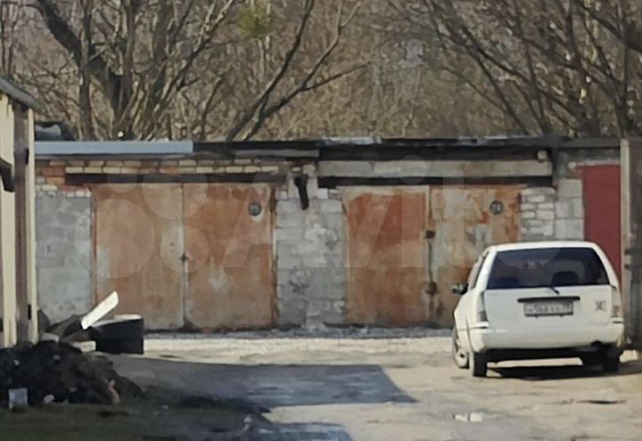 Гараж, > 30 м²