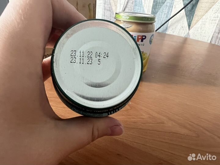 Детское фруктовое пюре и каша