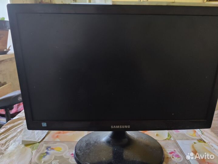 Монитор Samsung S19C300