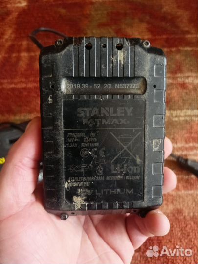 Зарядное устройство stanley
