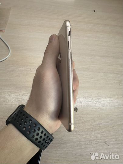 iPhone 8, 64 ГБ