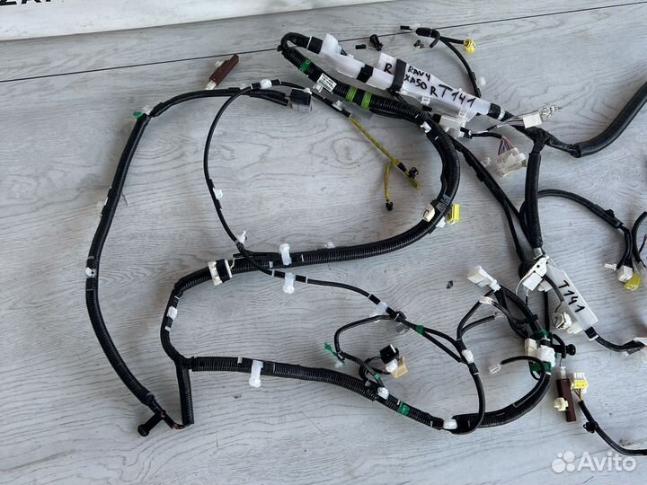 Toyota Rav4 xa50 проводка салона правая