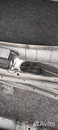 Жабо дворников Тойота Плац