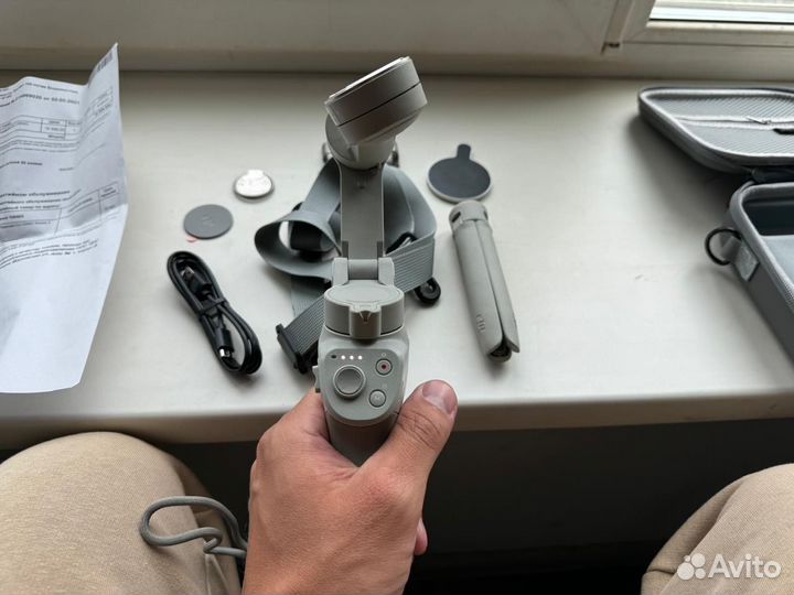 Стабилизатор для смартфона DJI Osmo Mobile 4