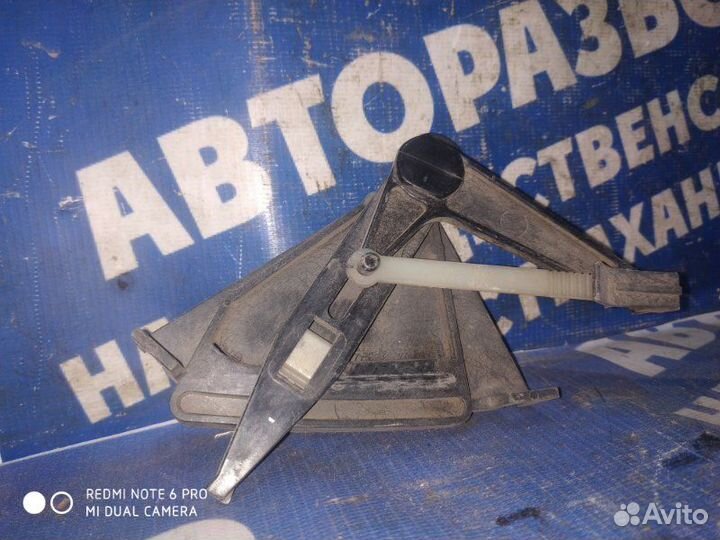 Кронштейн регулятора заслонки печки Ваз Лада 2110