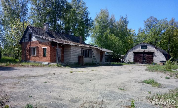 Участок с домом и строениями для бизнеса, 25 соток