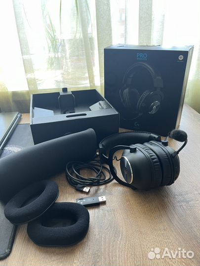 Игровые нушники Logitech G PRO X Lightspeed
