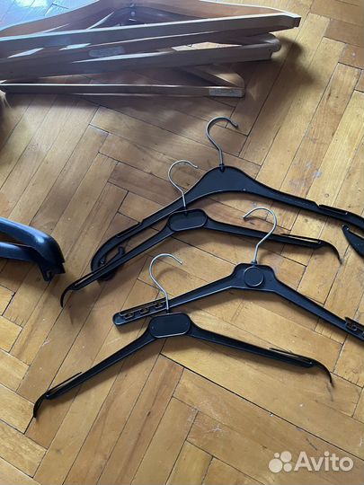 Вешалки для одежды