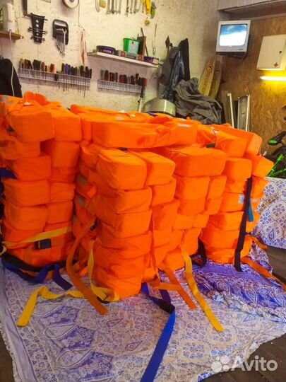 Спасательный жилет