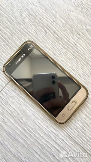 Смартфон Samsung Galaxy J1 Mini SM-J105H