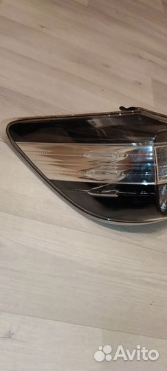 Фонарь задний левый тоyota wish 20 кузов