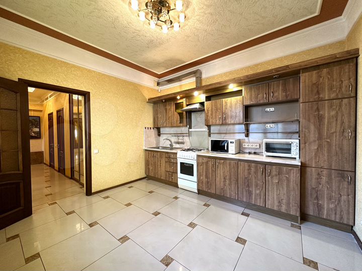 Дом 168,2 м² на участке 2,5 сот.