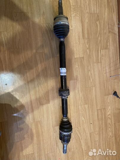 Привод Toyota Corolla E180 правый (б/у)