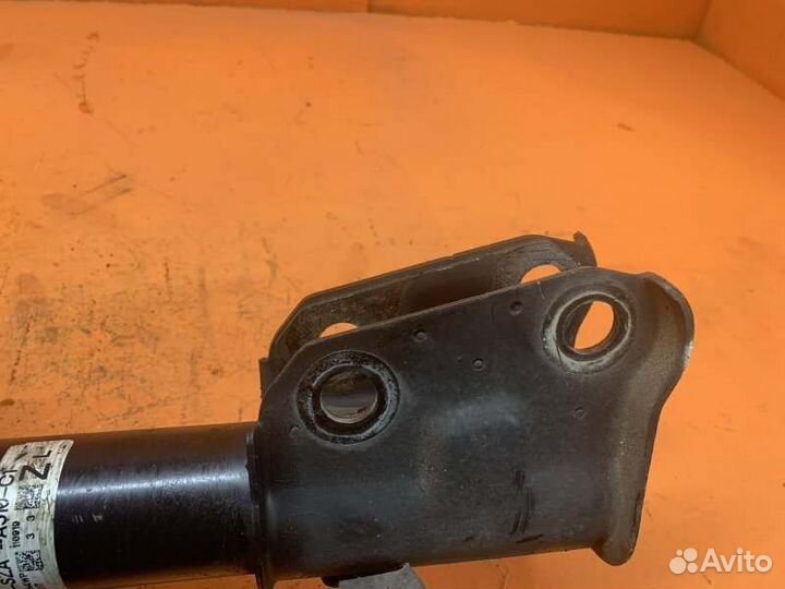 Стойка амортизатора передняя левая Honda Pilot 2